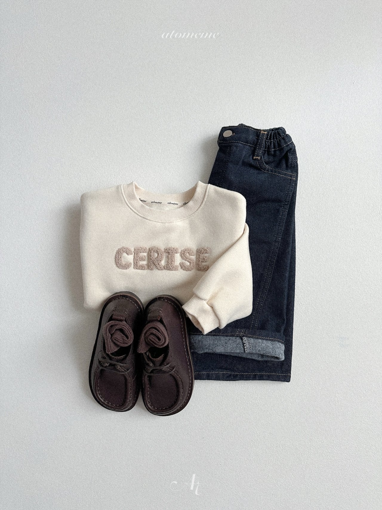 No fade curved denim pants