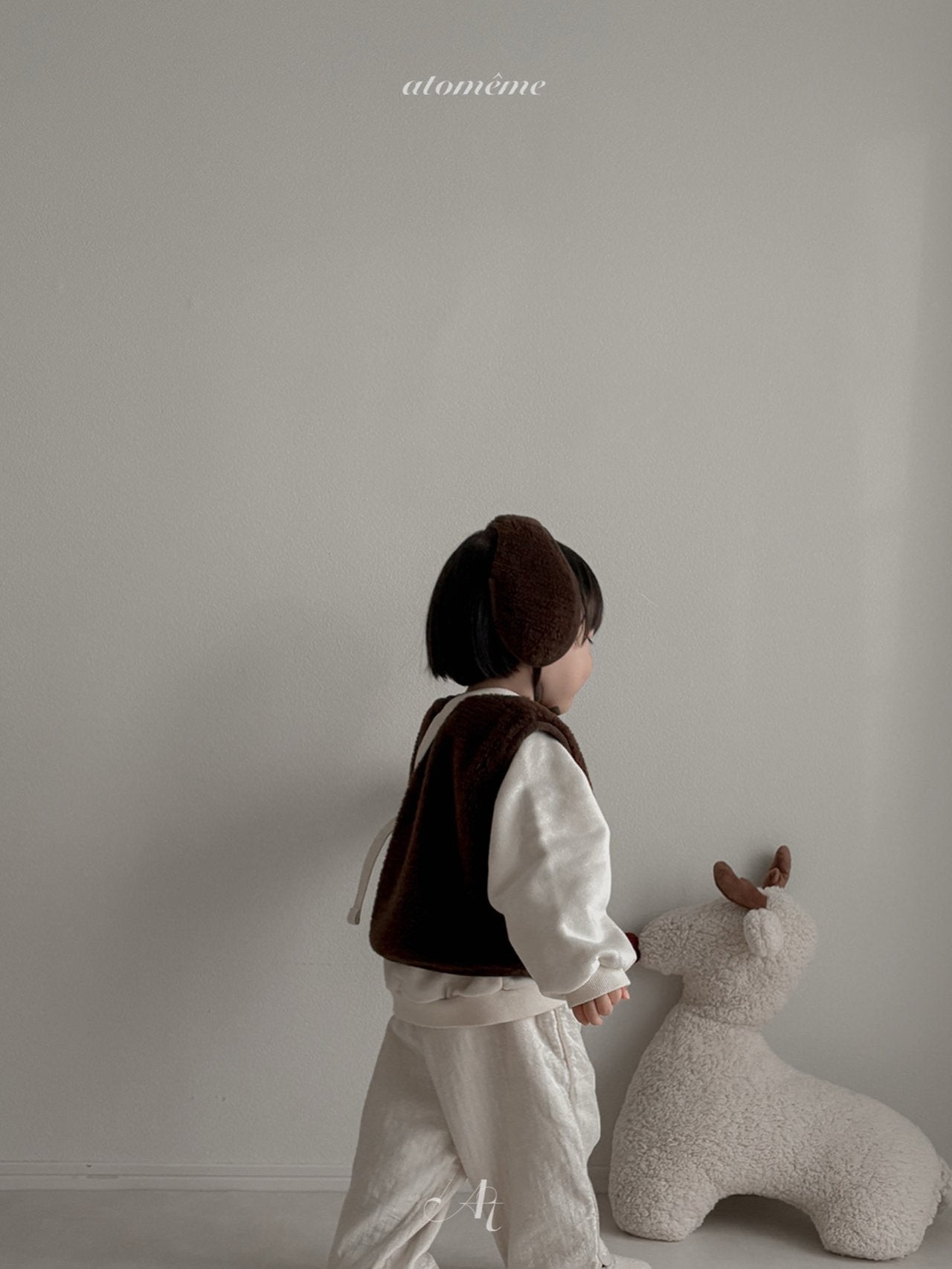 Ribbon bell sweatshirt