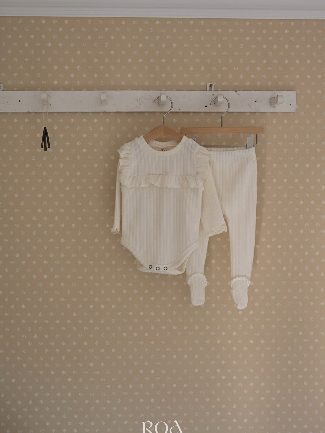 Frill footed leggings