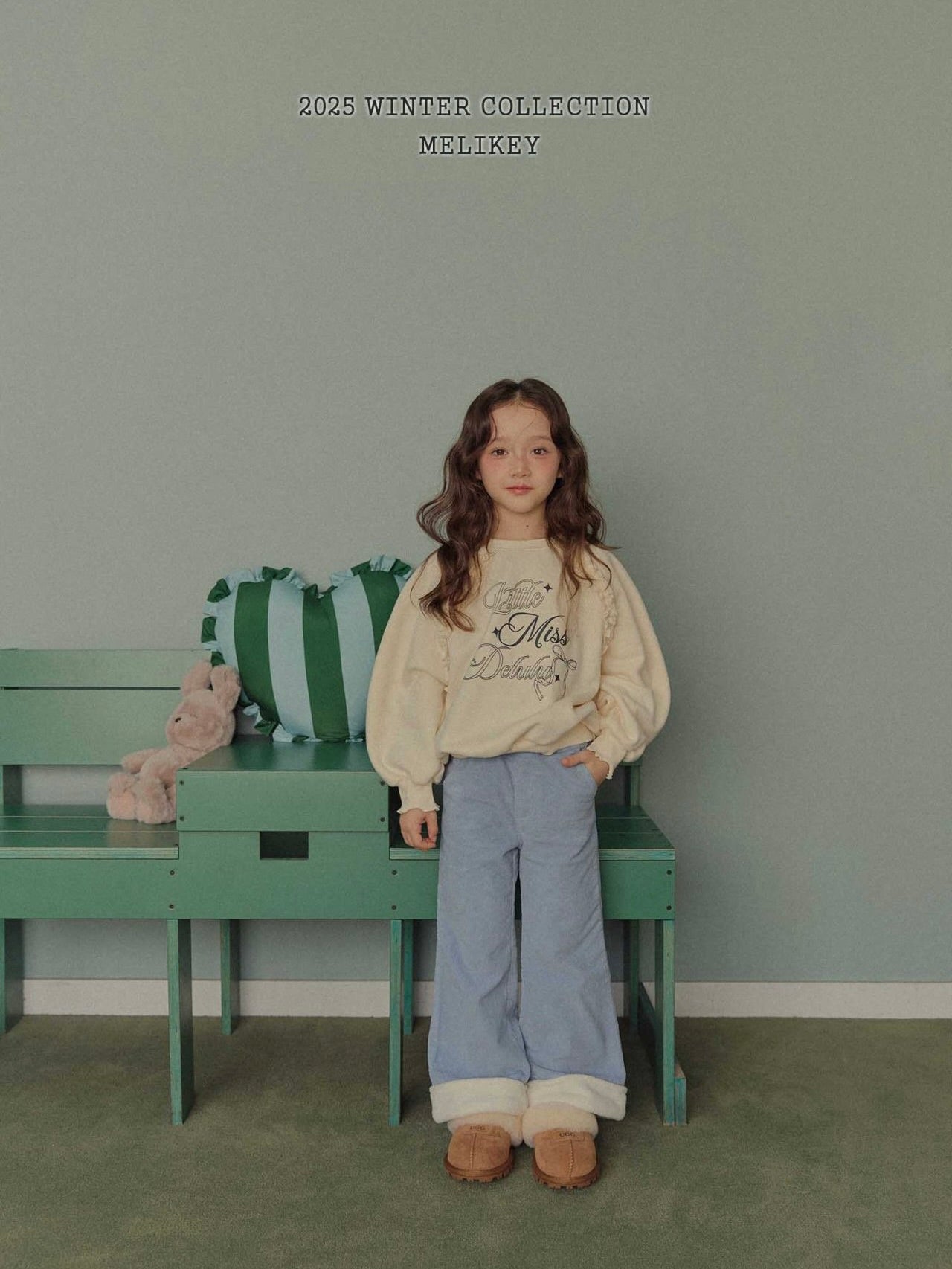 Marshmallow bootcut pants