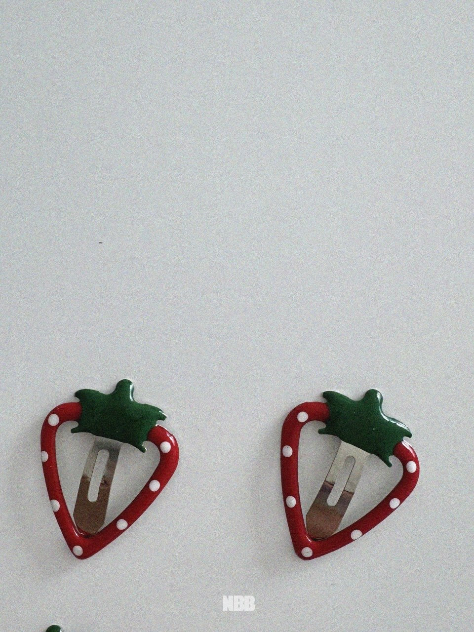 Strawberry hair pin set (4 pieces)