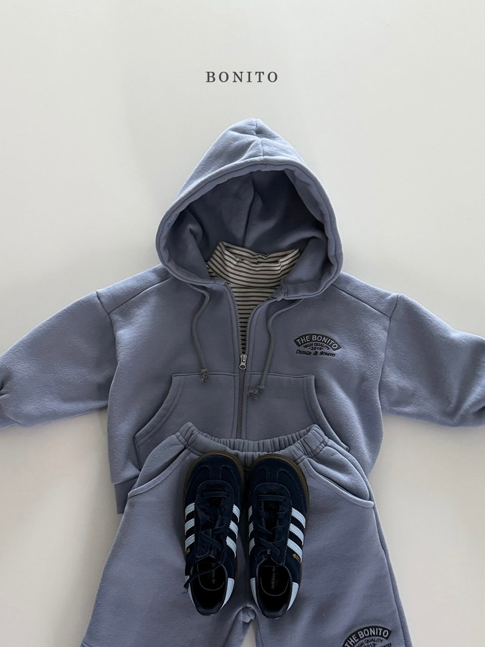 Front slit zip-up hoodie