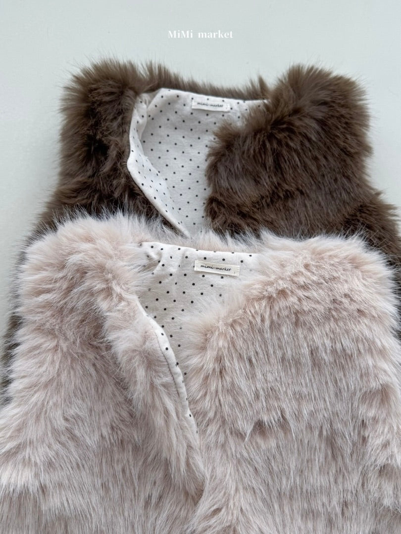 Bebe fur vest