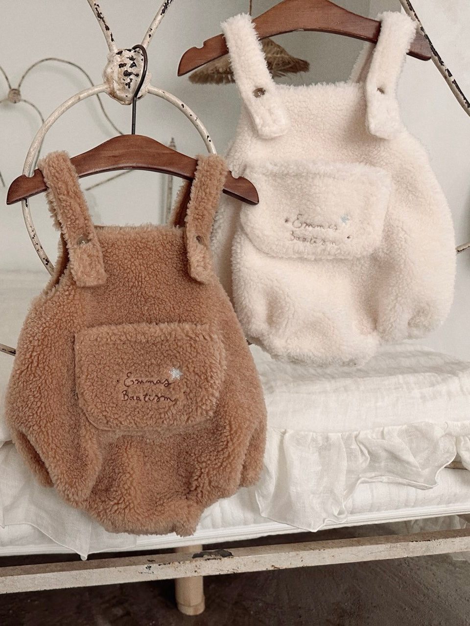 Fluffy suspender rompers (baby)
