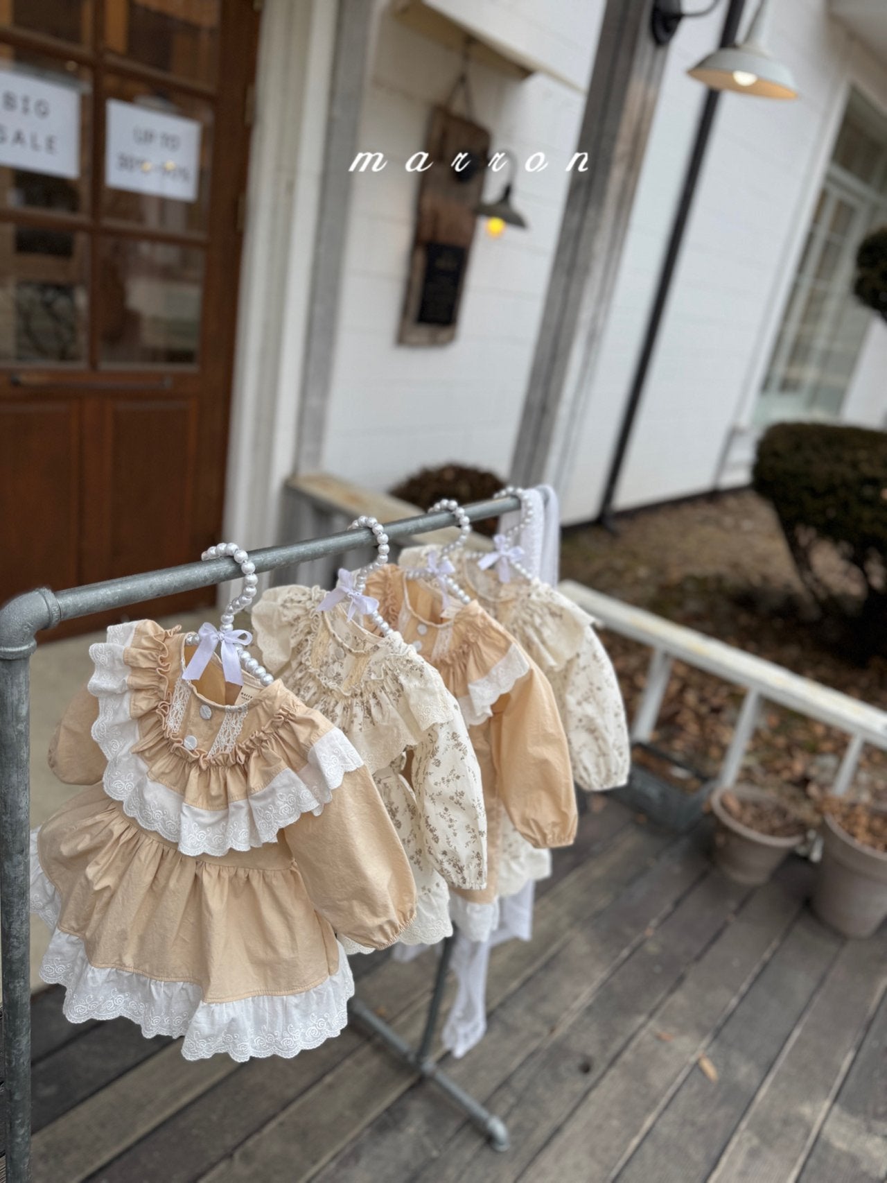 Agnes one piece (flower)