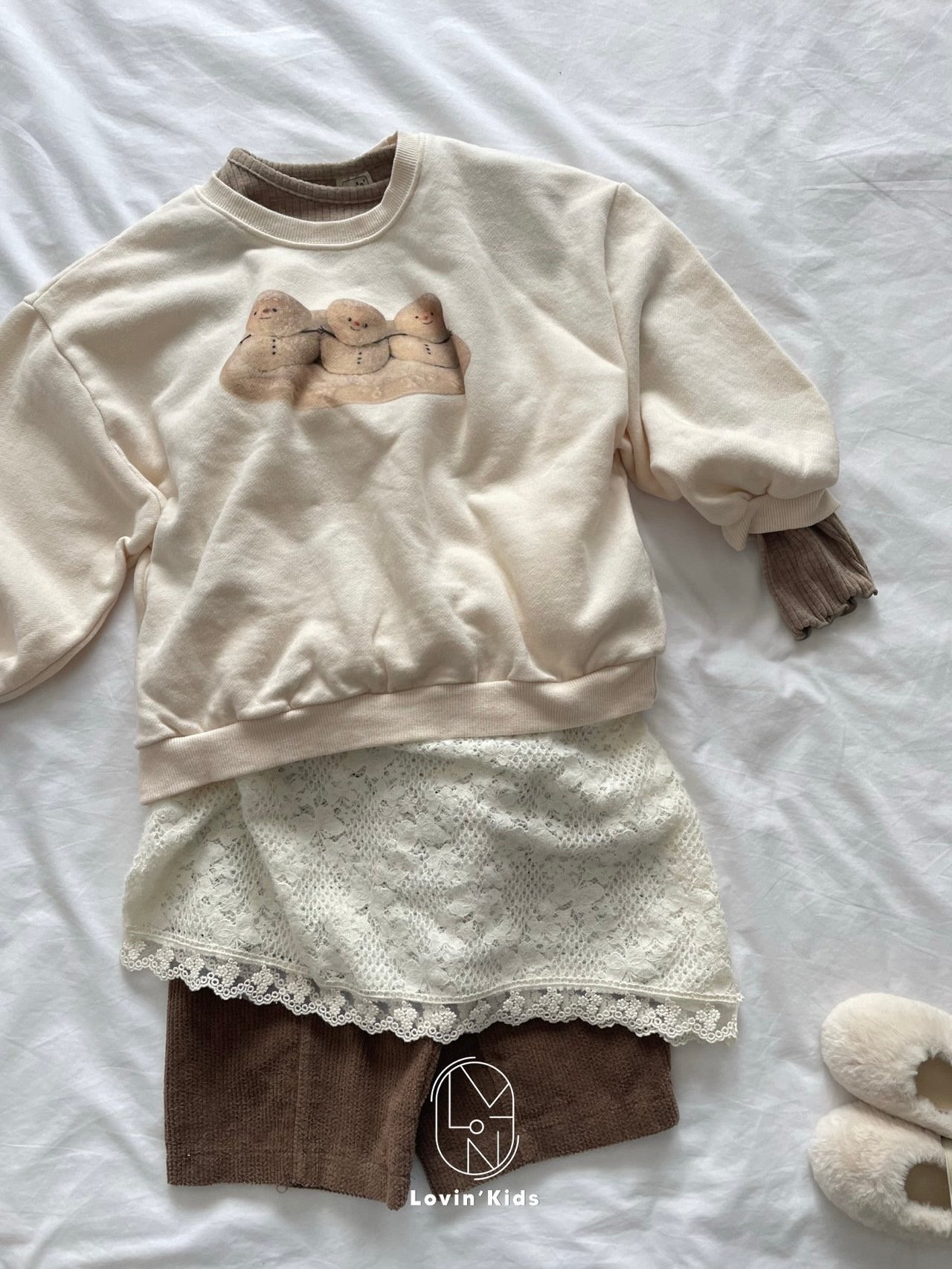 Snow friends fleece sweatshirt