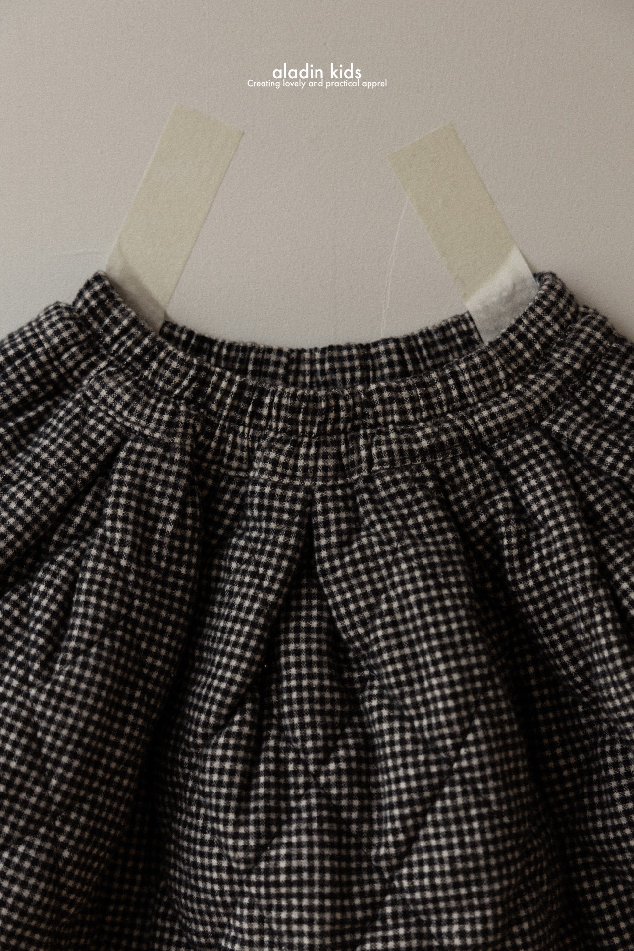 Padding pleated skirt