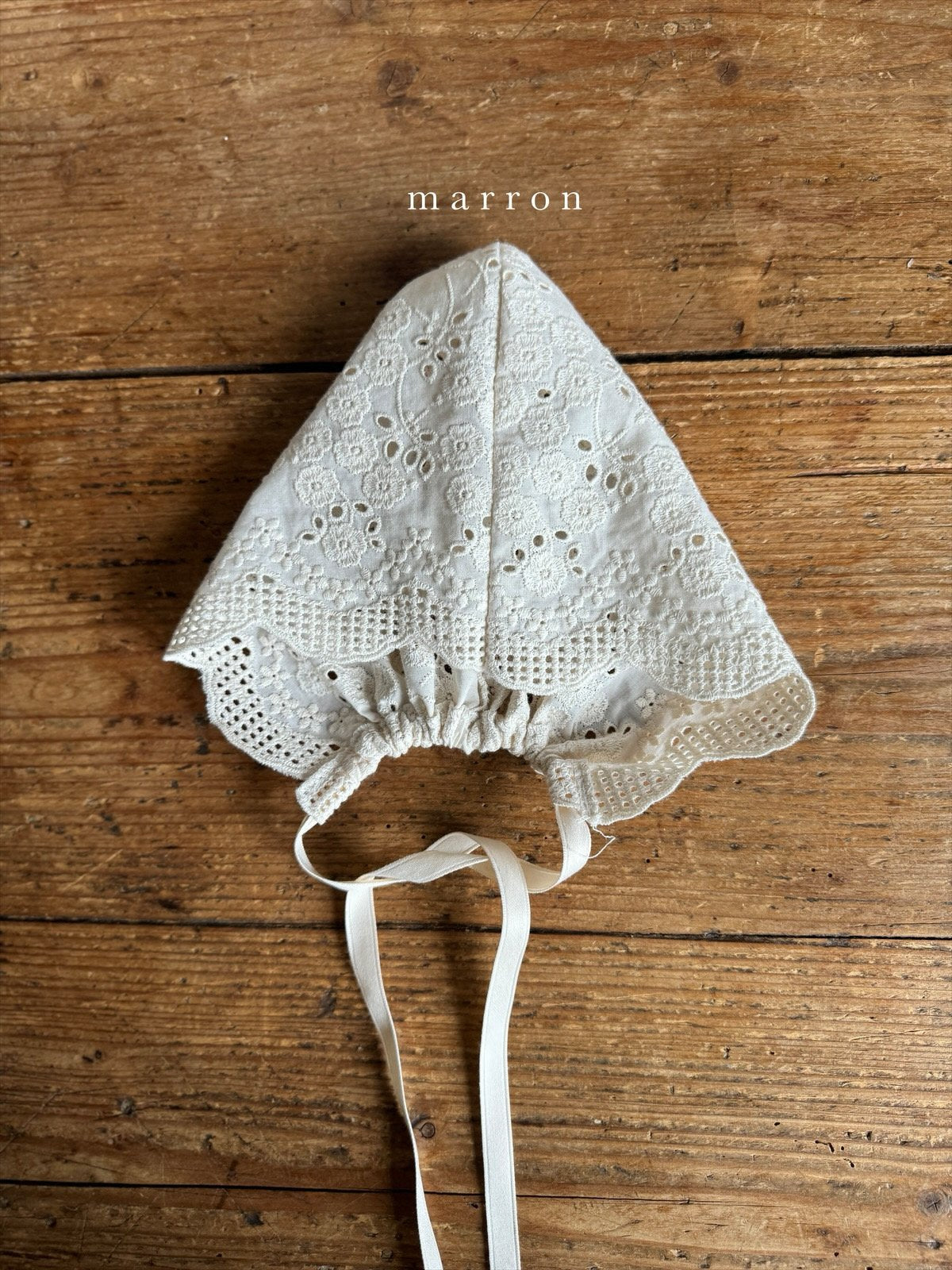 Lace bonnet