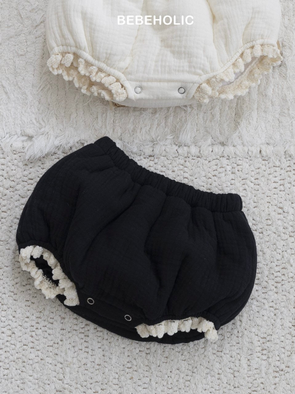 Lace pumpkin bloomer