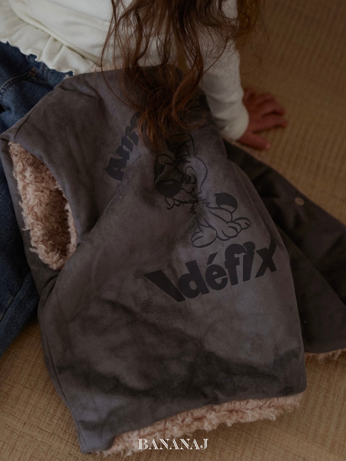 Soft reversible vest