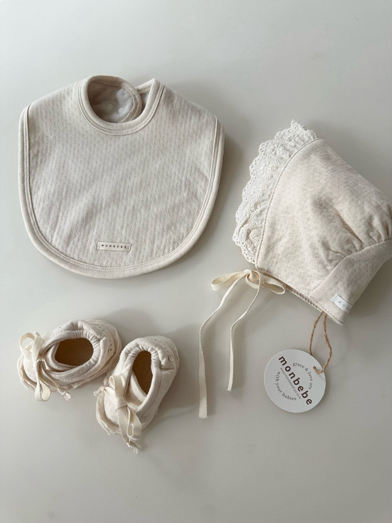 Noah double frill bonnet