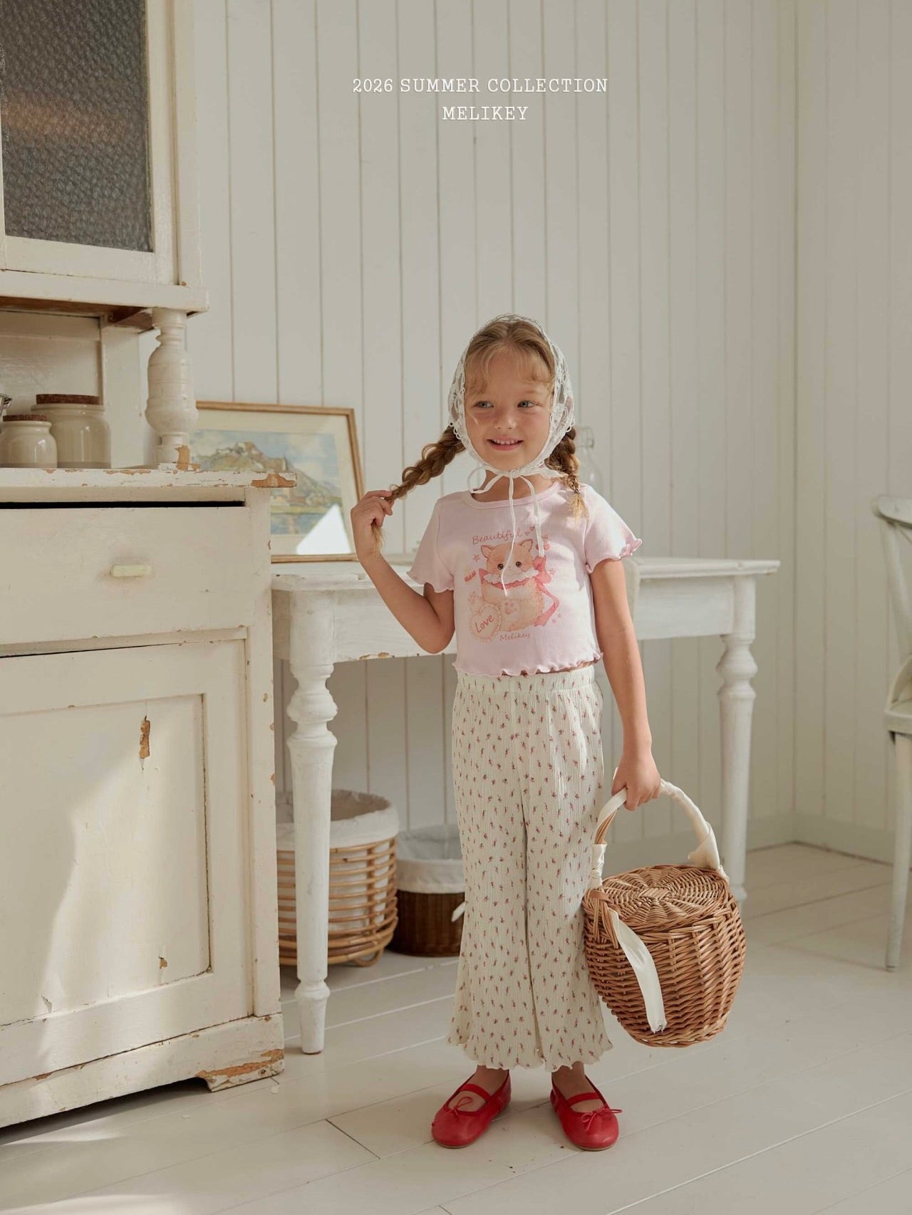 Floral pleated pants