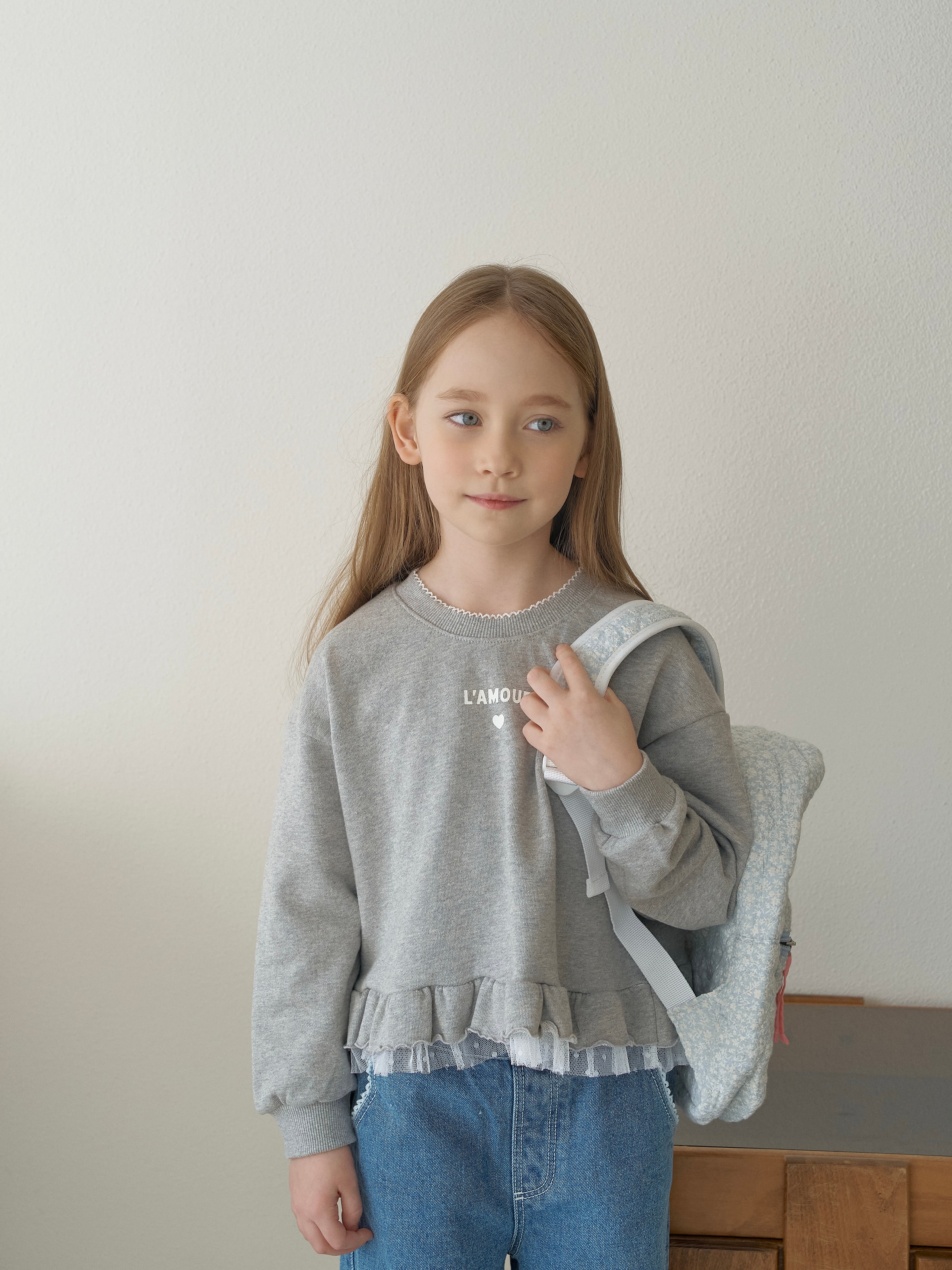 Frill sweatshirt