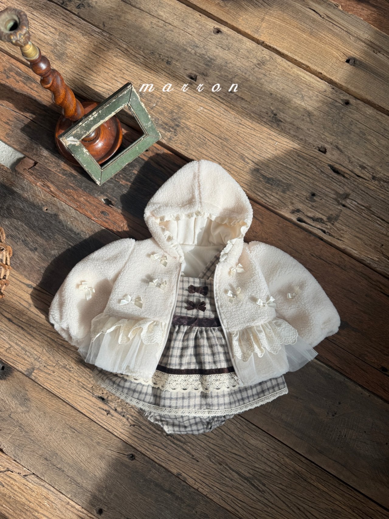 Ribbon hooded zip up