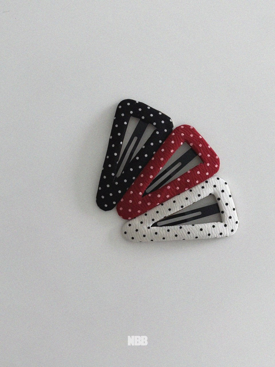 Vintage dot pin (1 piece)