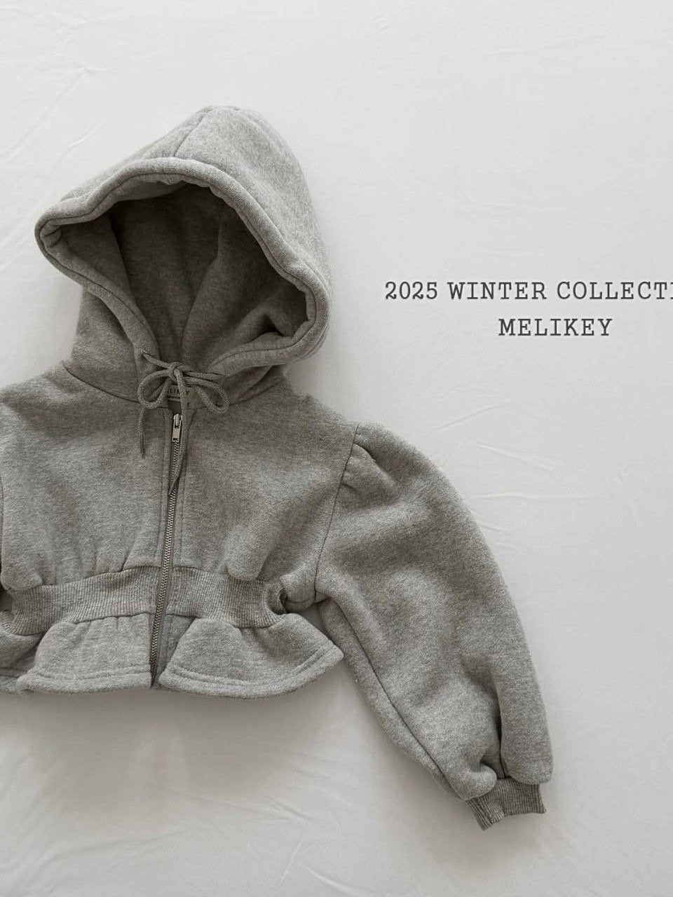 Short frill zip up hoodie