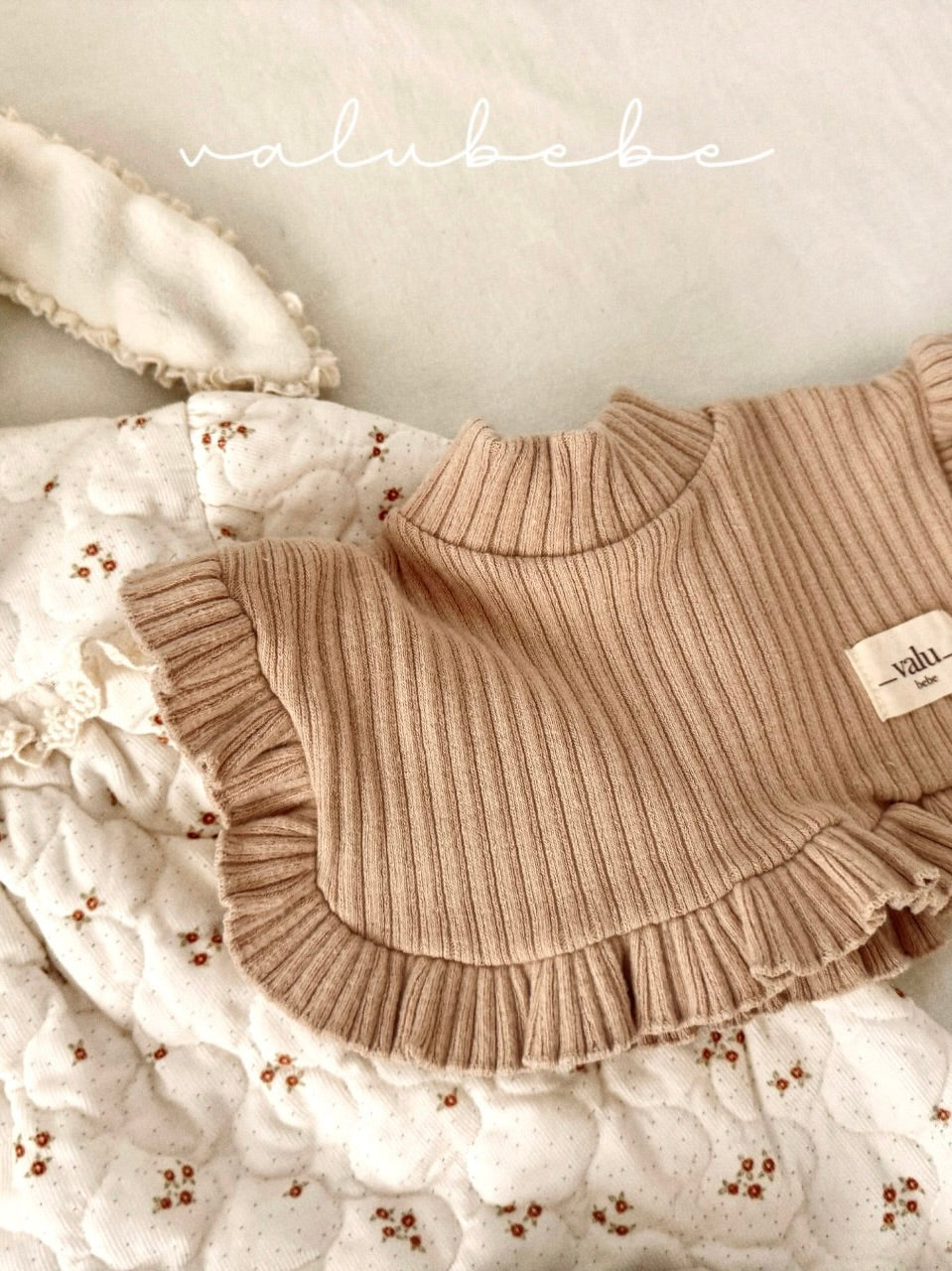 Bella half neck cape (baby)