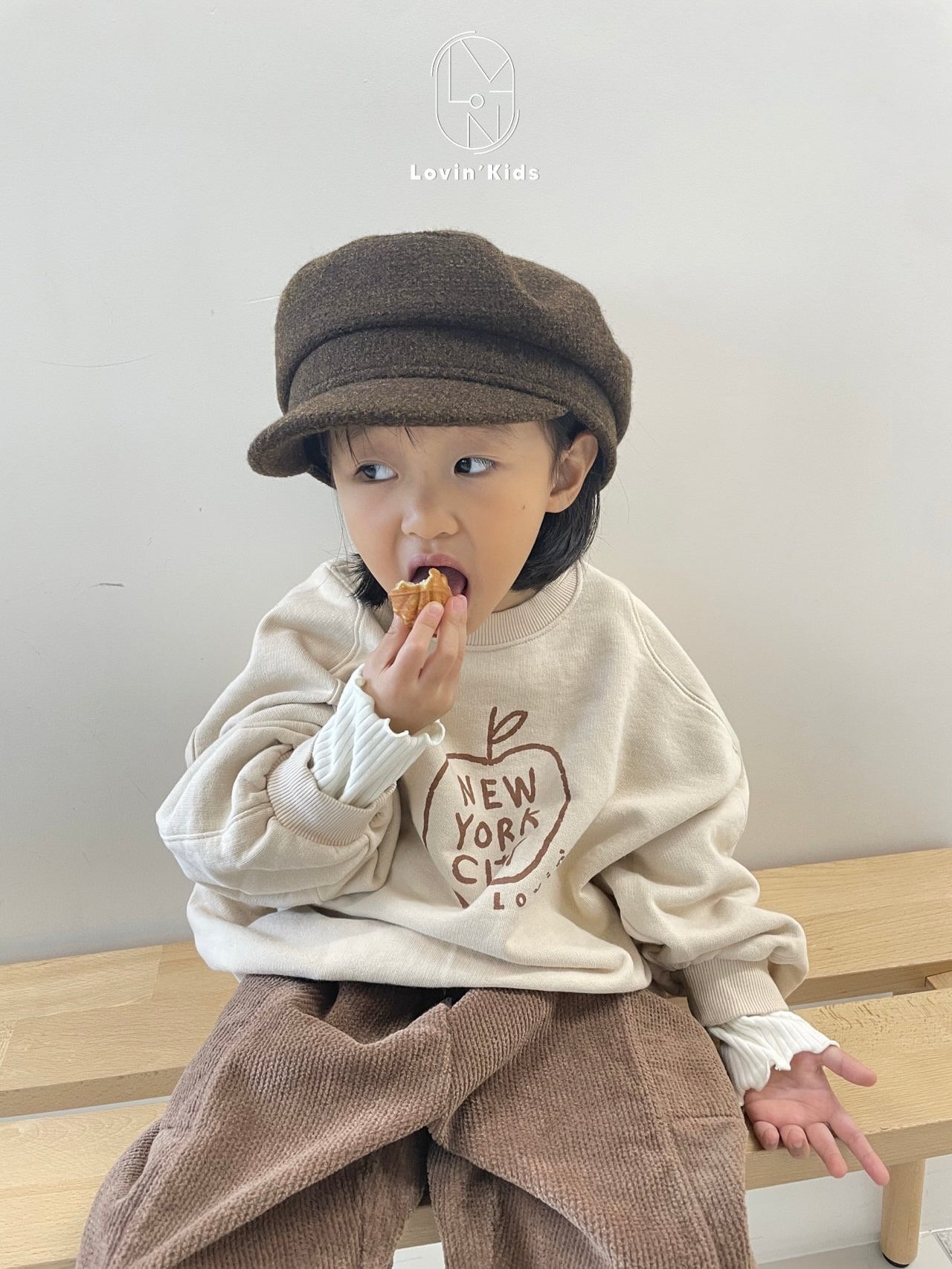 New York Apple sweatshirt