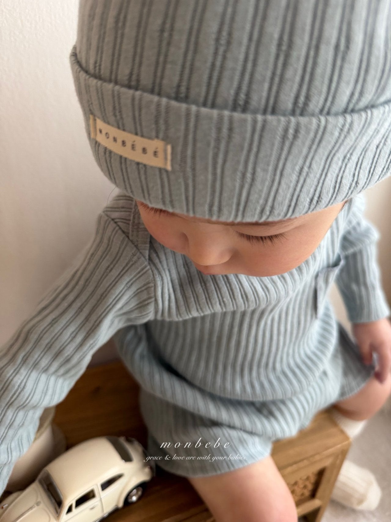 Leo boy rompers (with beanie)