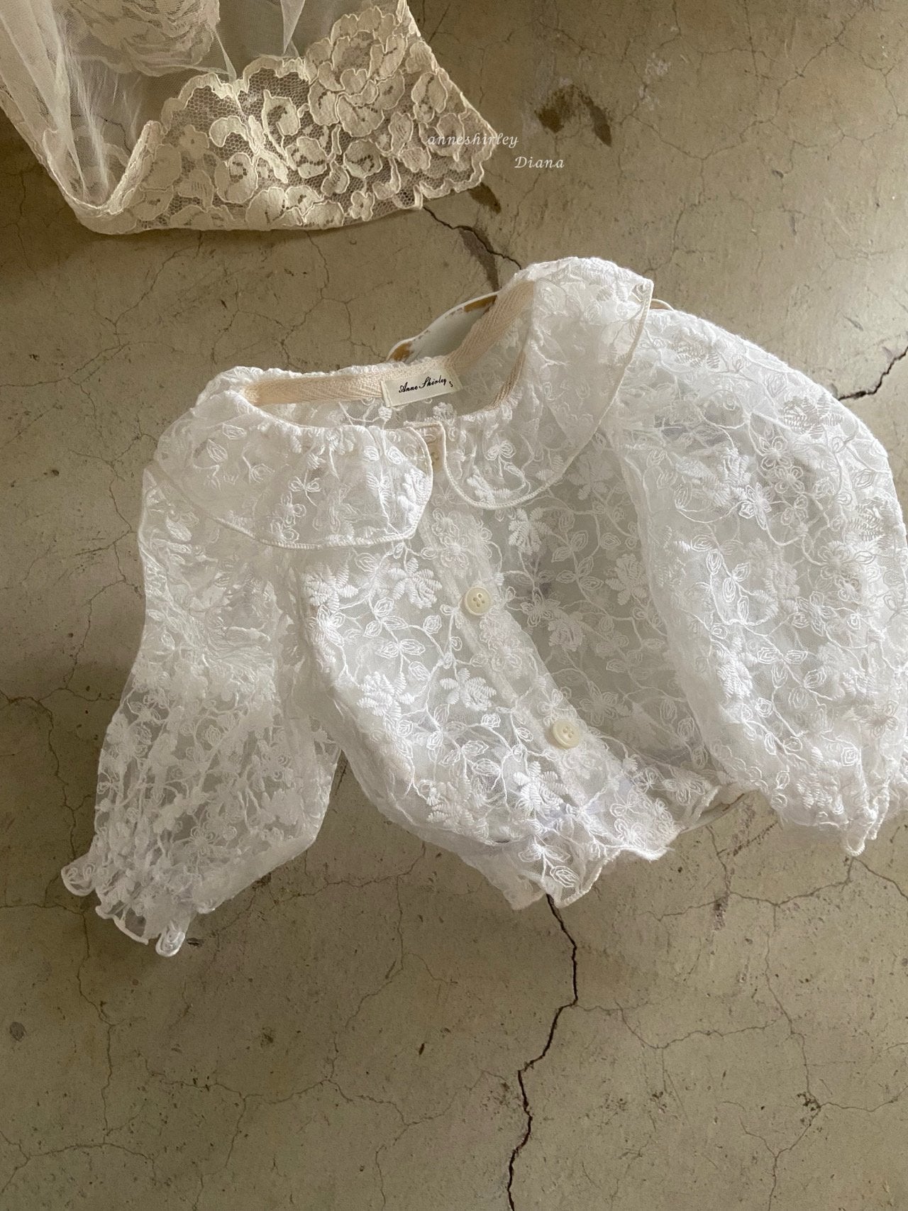 Lace collar cardigan