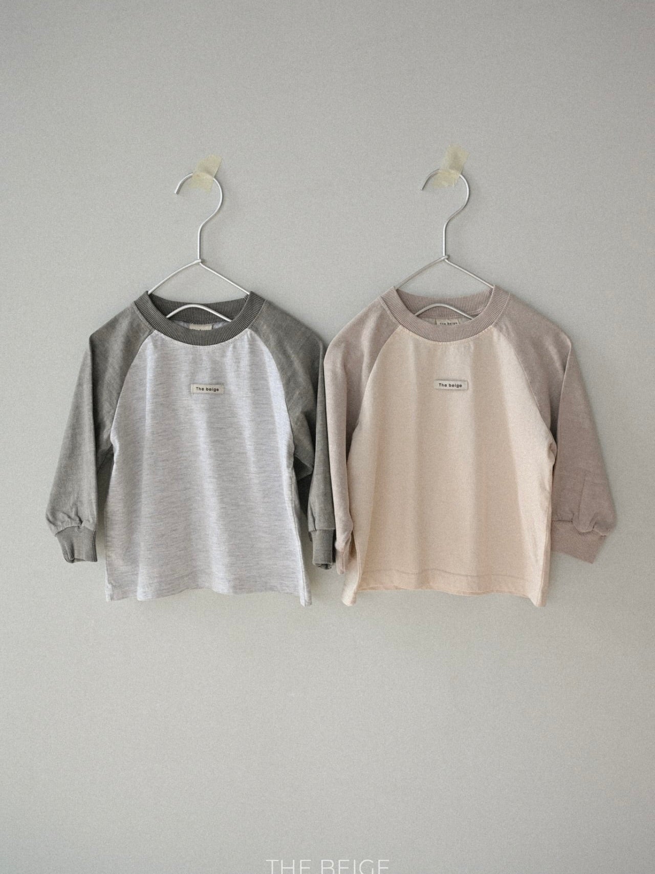 Single raglan sleeve T