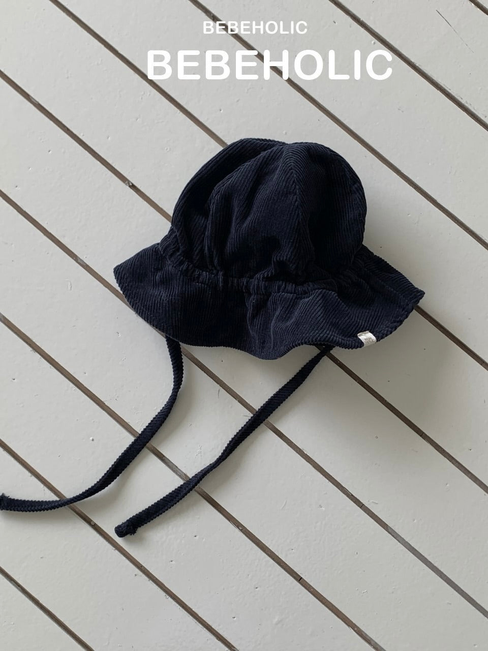 Mini corduroy bucket hat