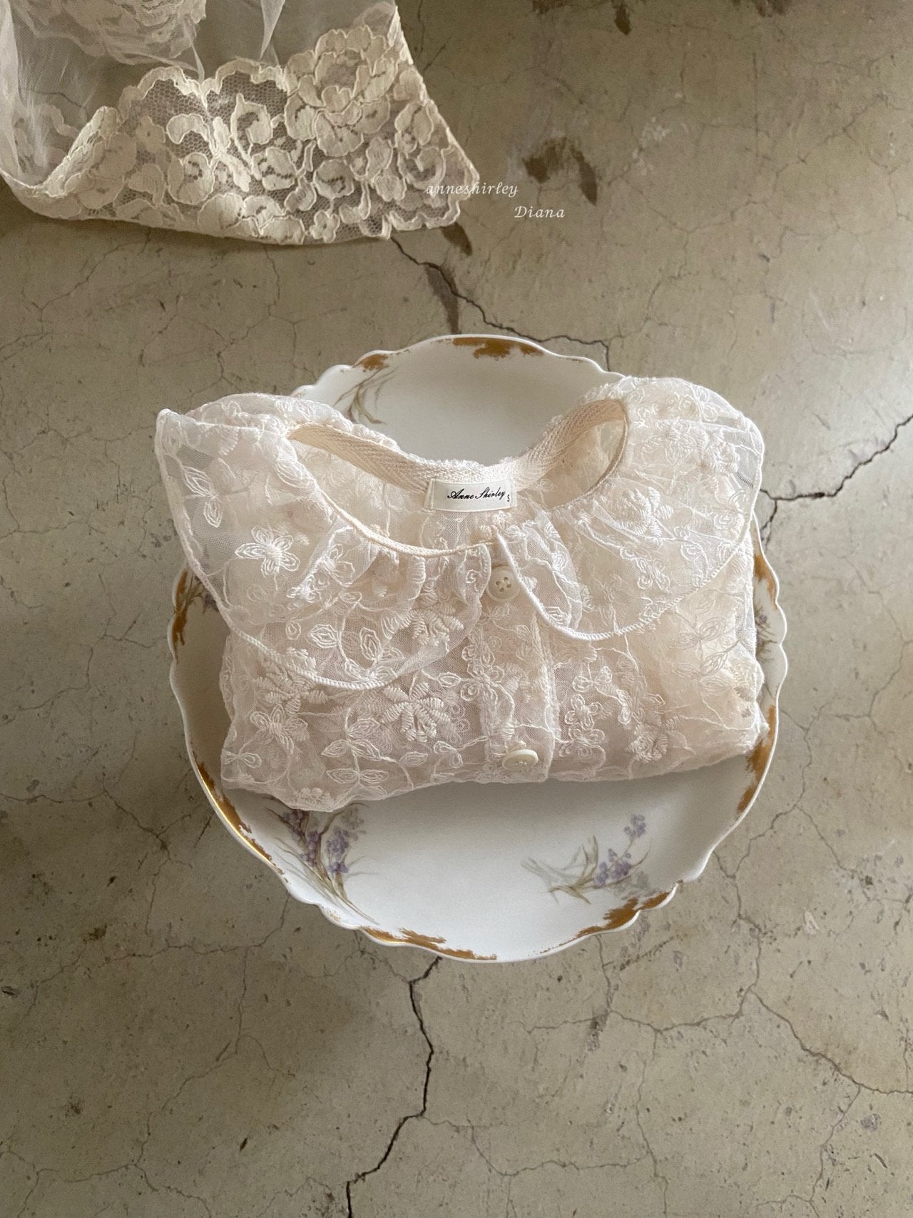 Lace collar cardigan