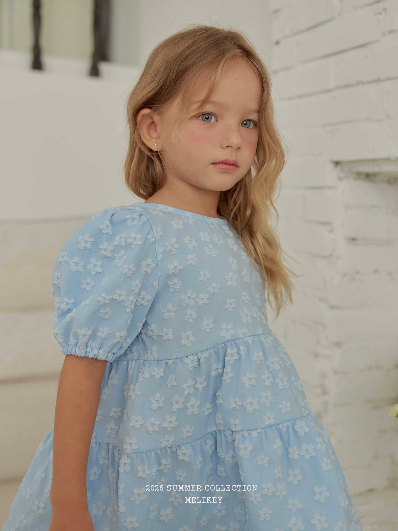 Shine back ribbon one piece