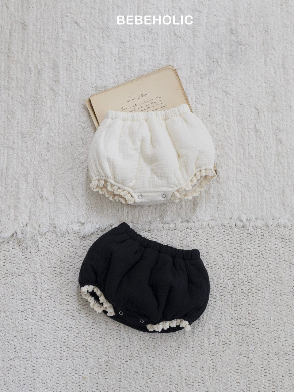 Lace pumpkin bloomer