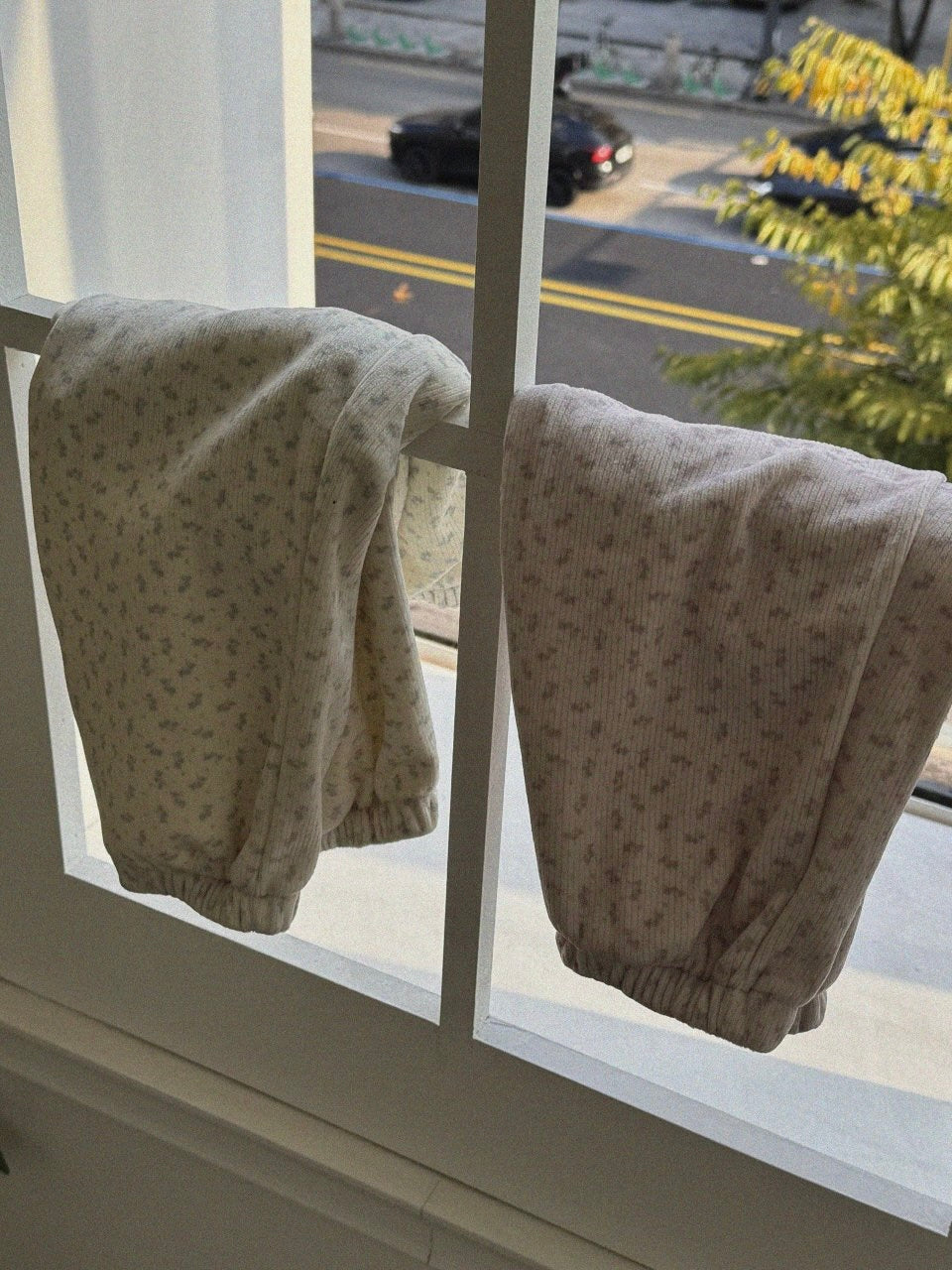 Flower boa jogger pants