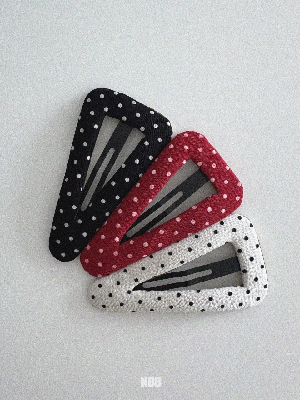 Vintage dot pin (1 piece)