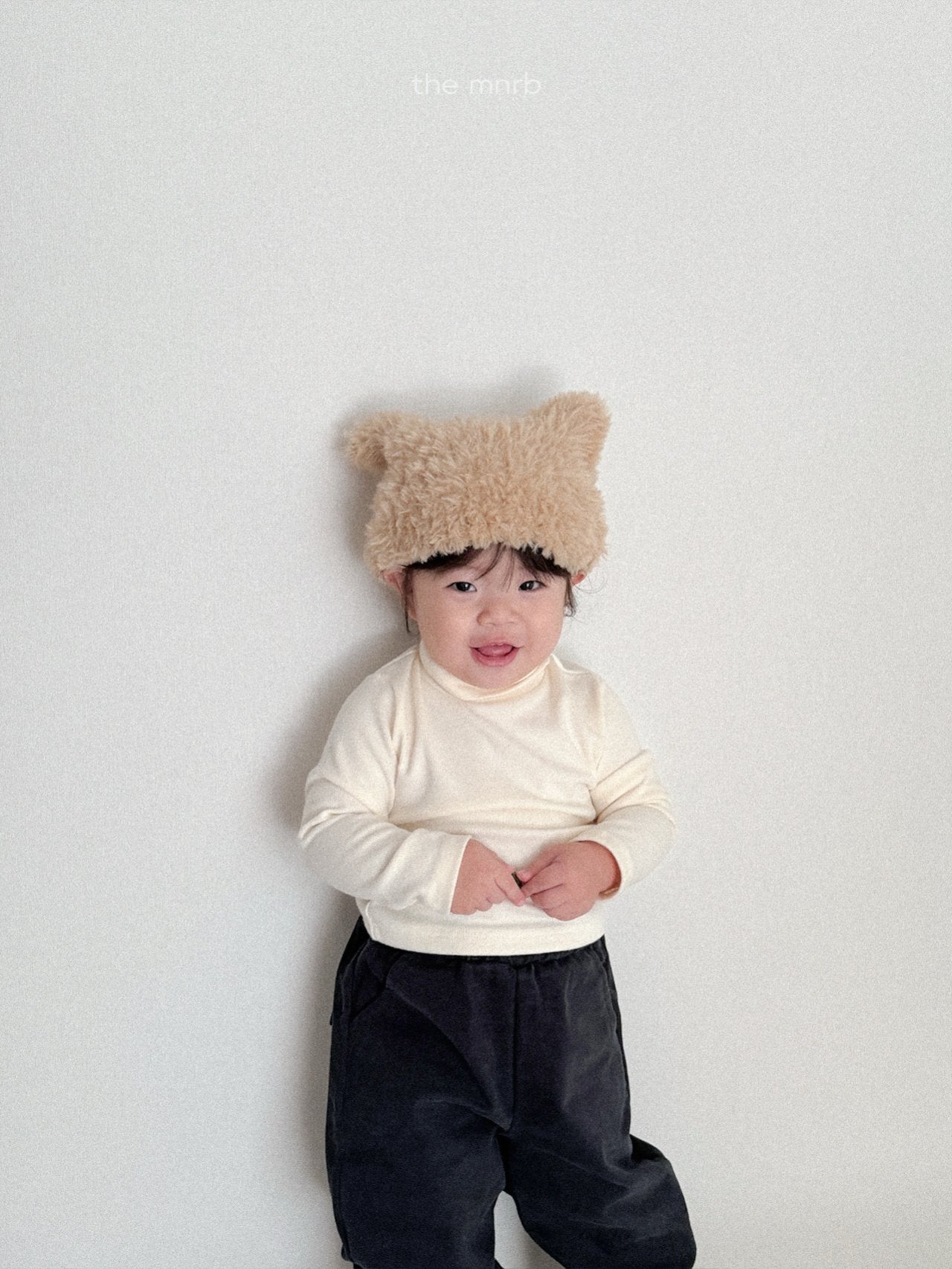 Ribbed open turtleneck