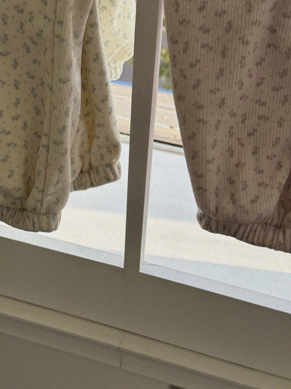 Flower boa jogger pants