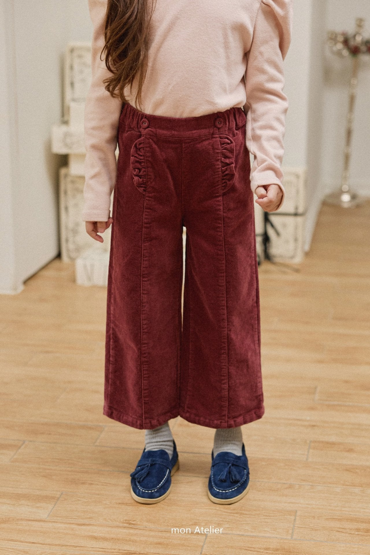 Frill corduroy pants