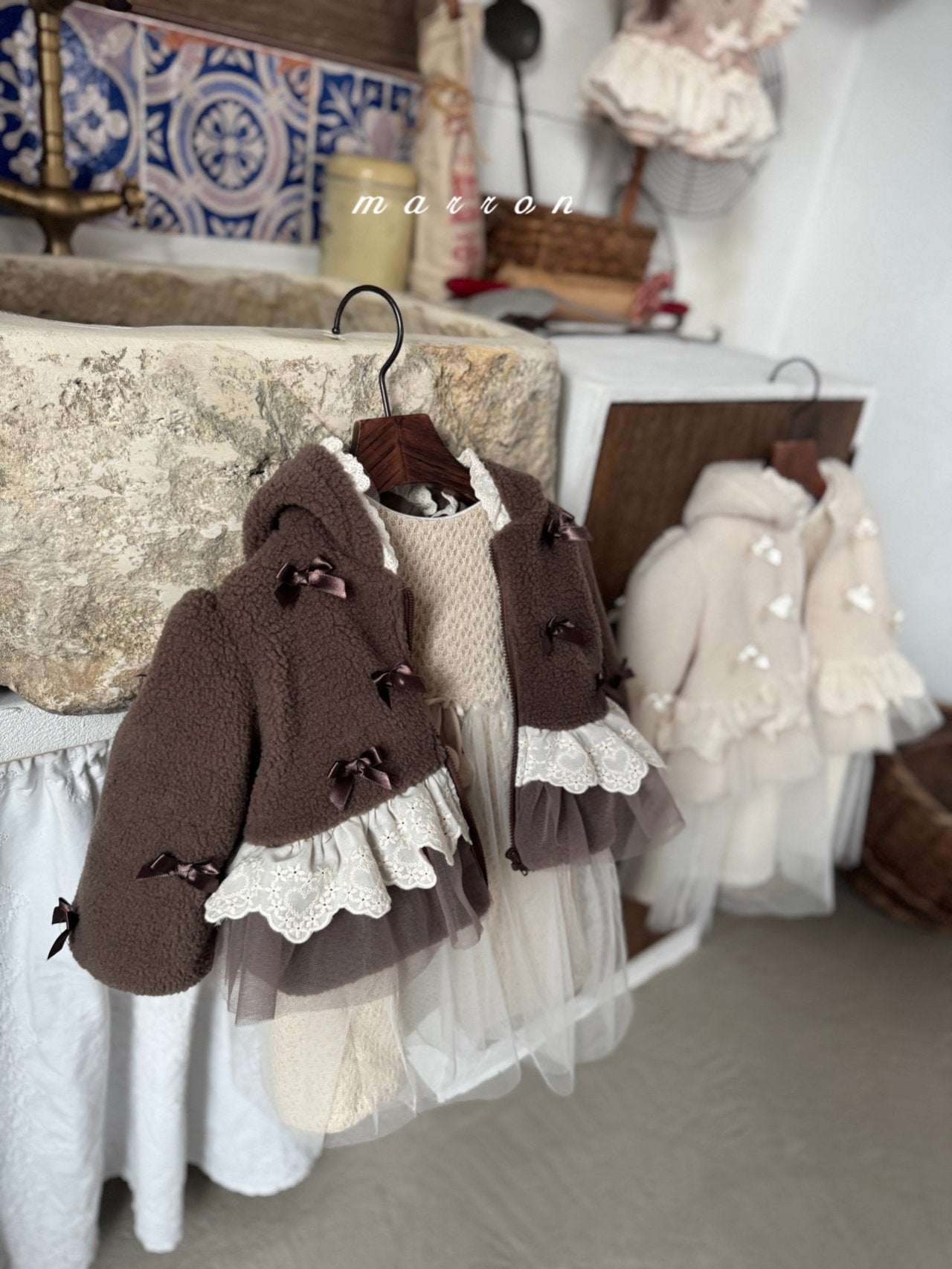 Ribbon hooded zip up