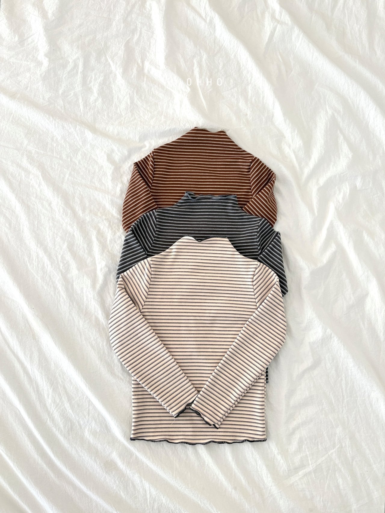 Caramel stripe mock neck T