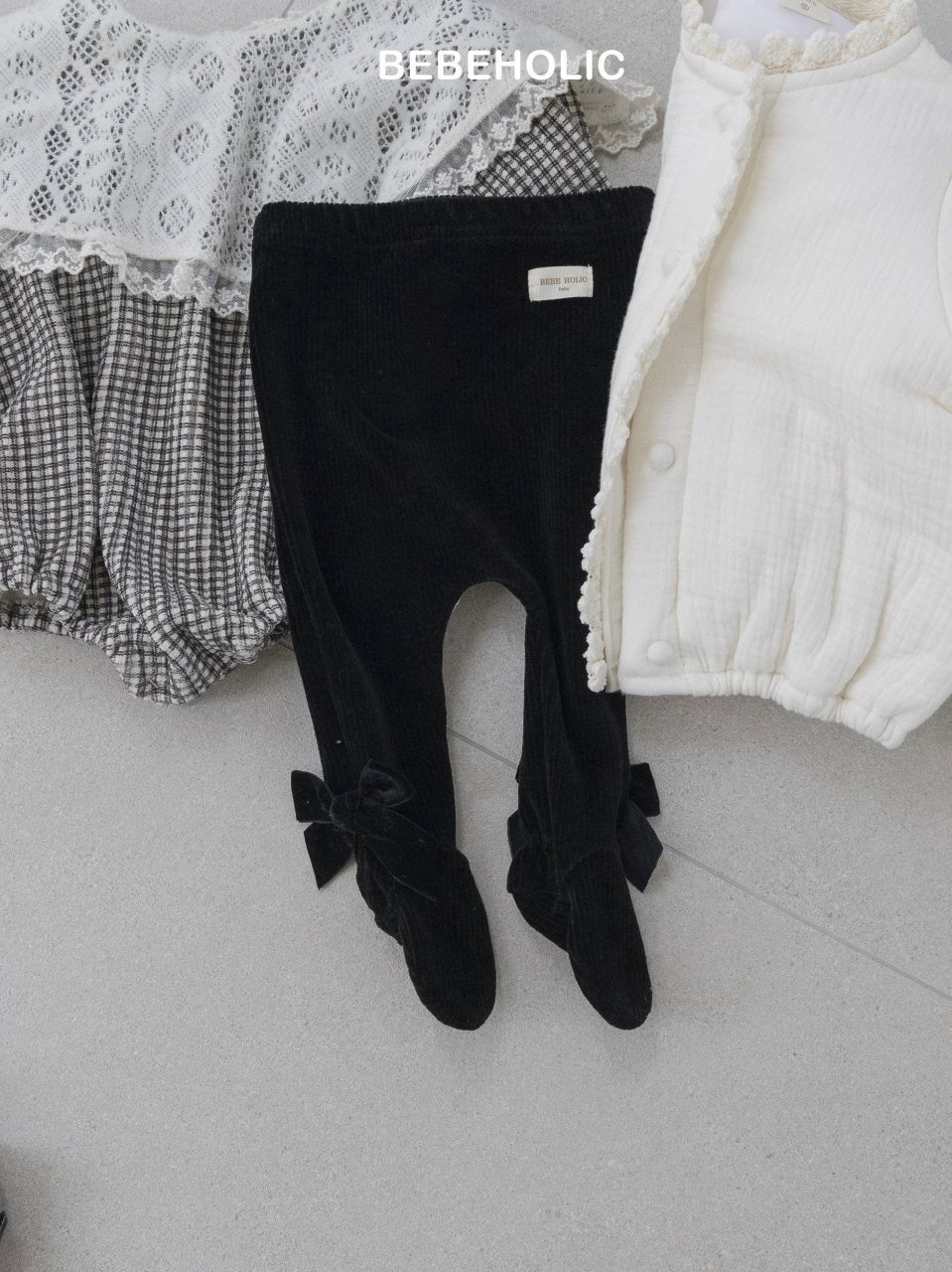 Ribbon footed leggings