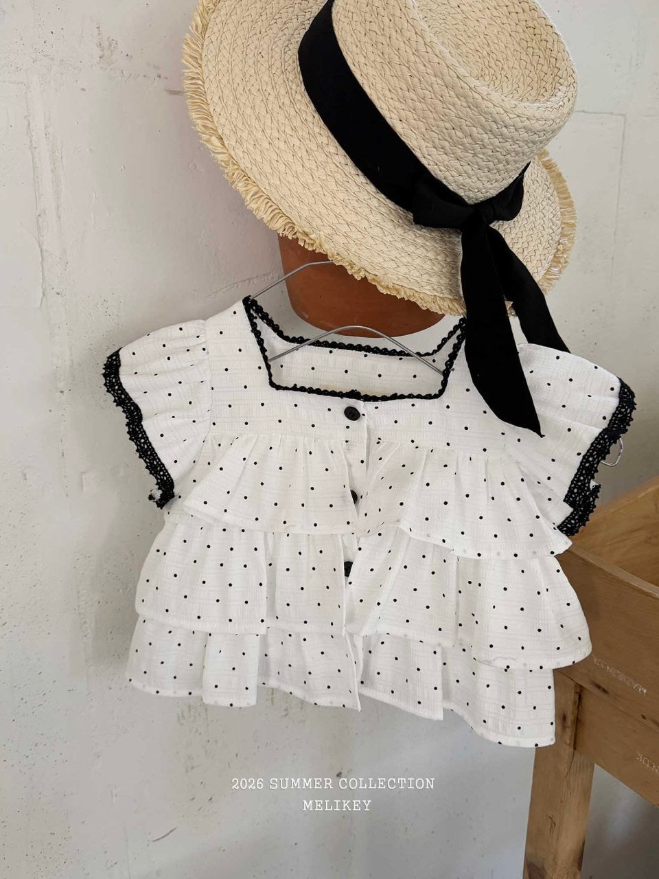 Dot tiered sleeveless top