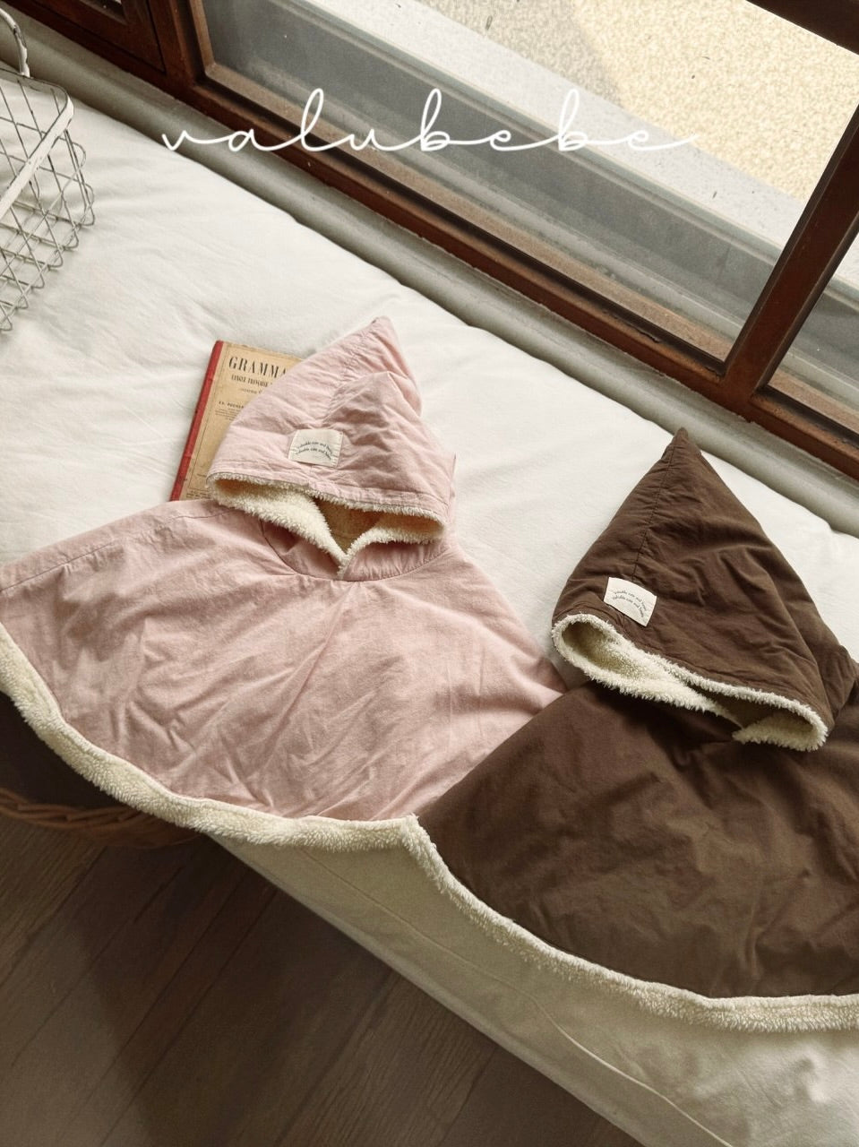 Cocoon fluffy hooded cape (baby)