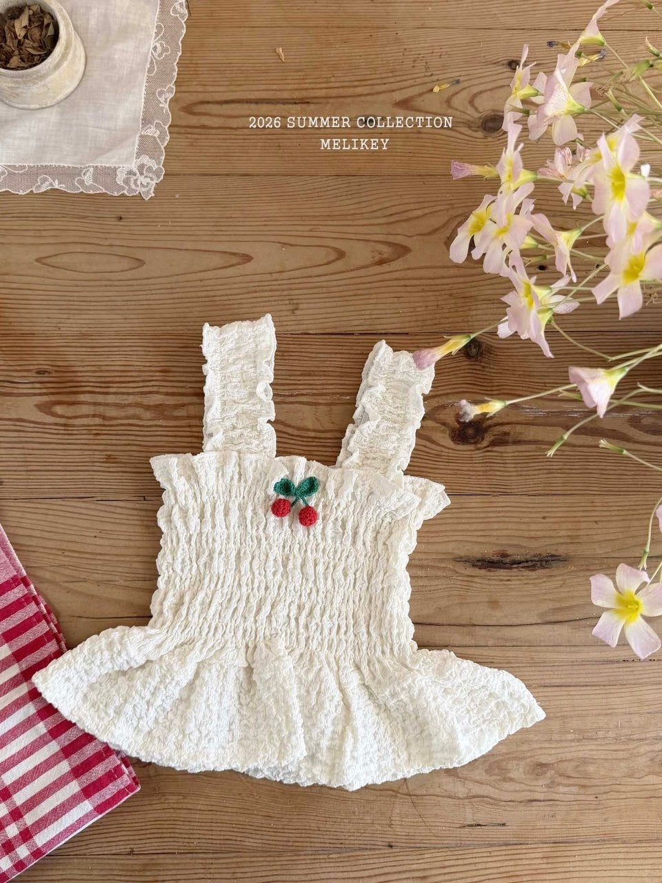 Cherry tucking blouse