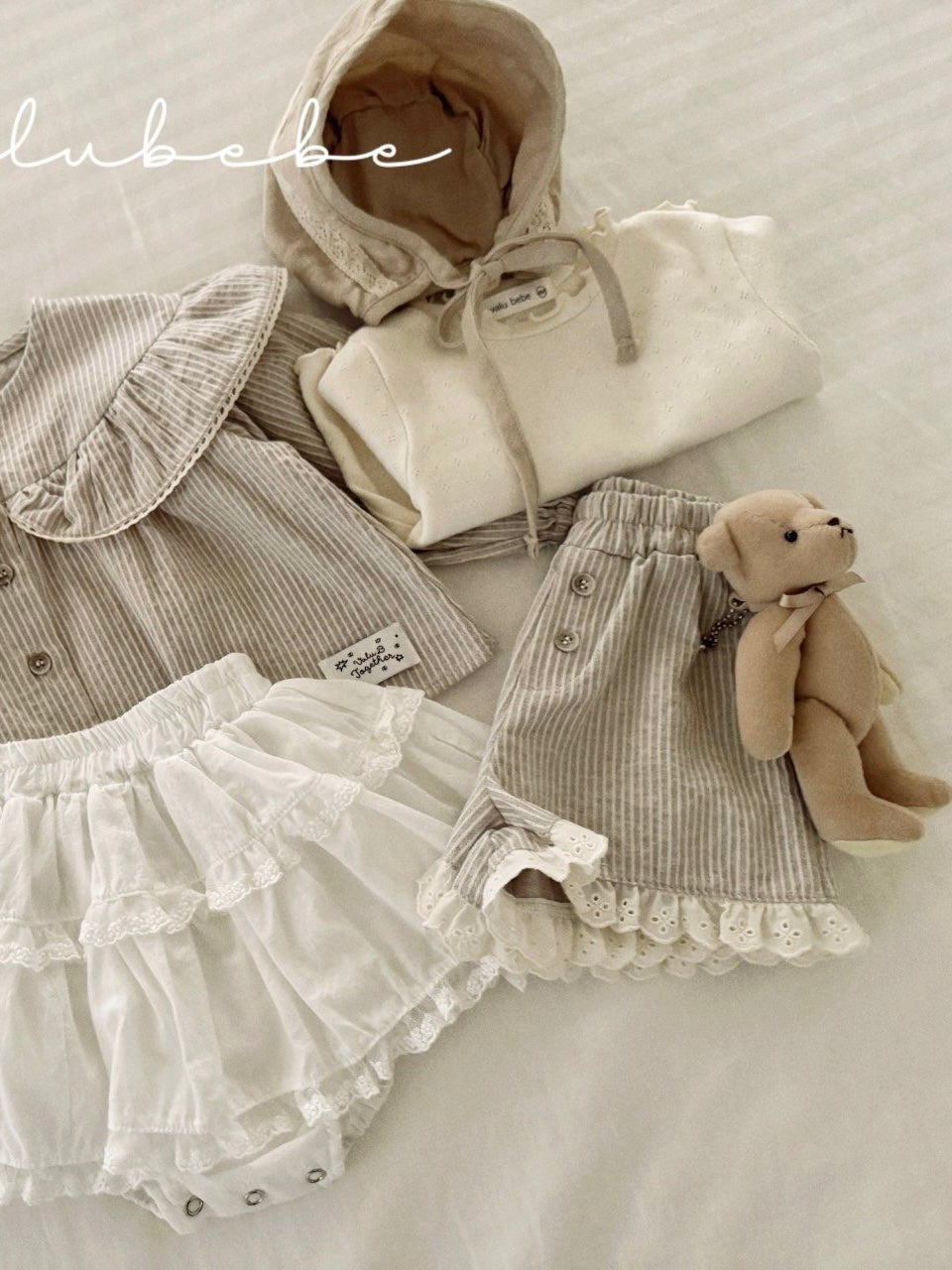 Classic lace half pants