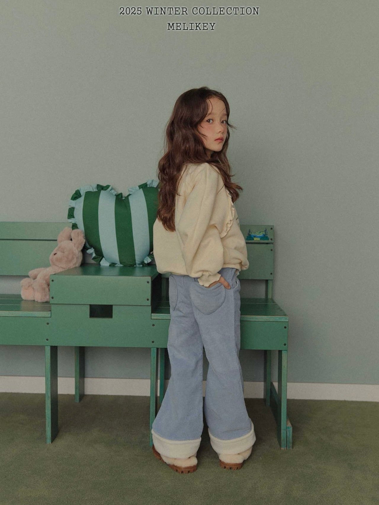 Marshmallow bootcut pants