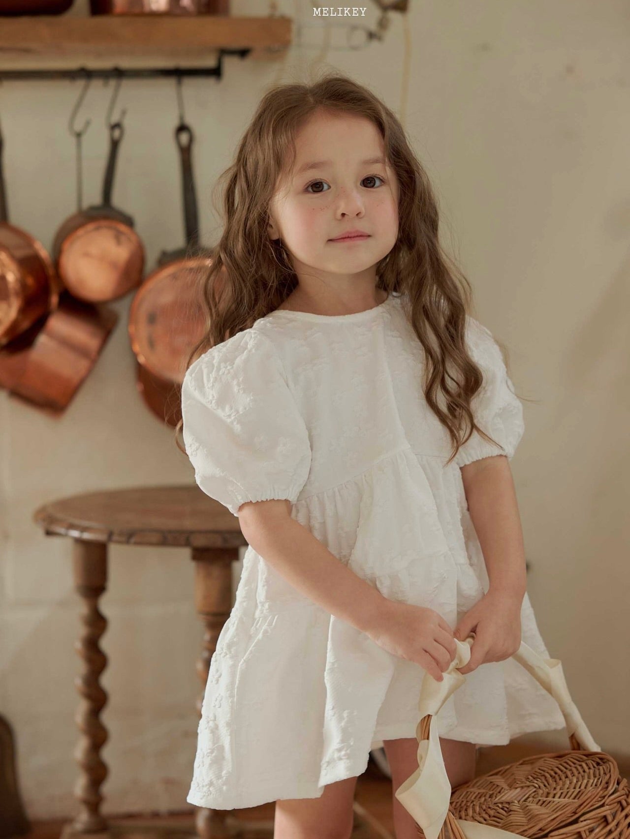 Shine back ribbon one piece