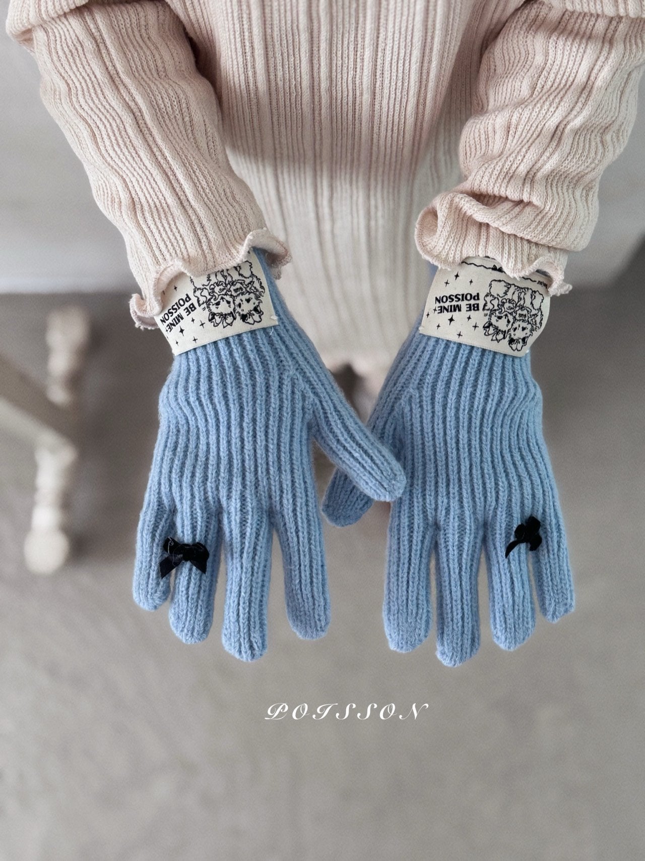 Ribbon winter gloves
