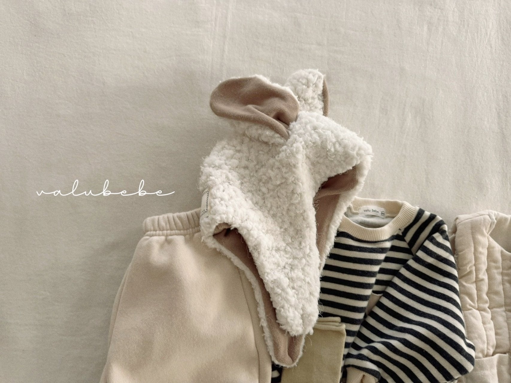 Rabbit buckle hat