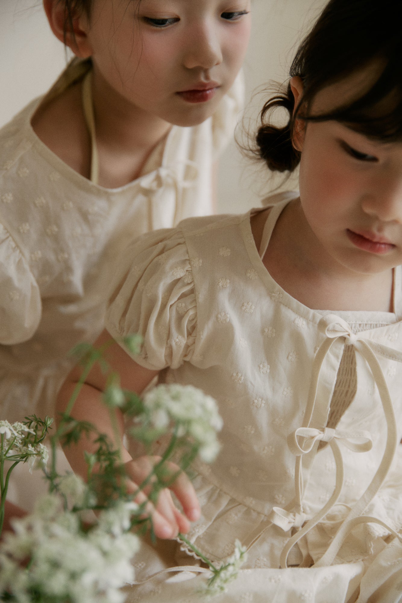 Lace ribbon blouse