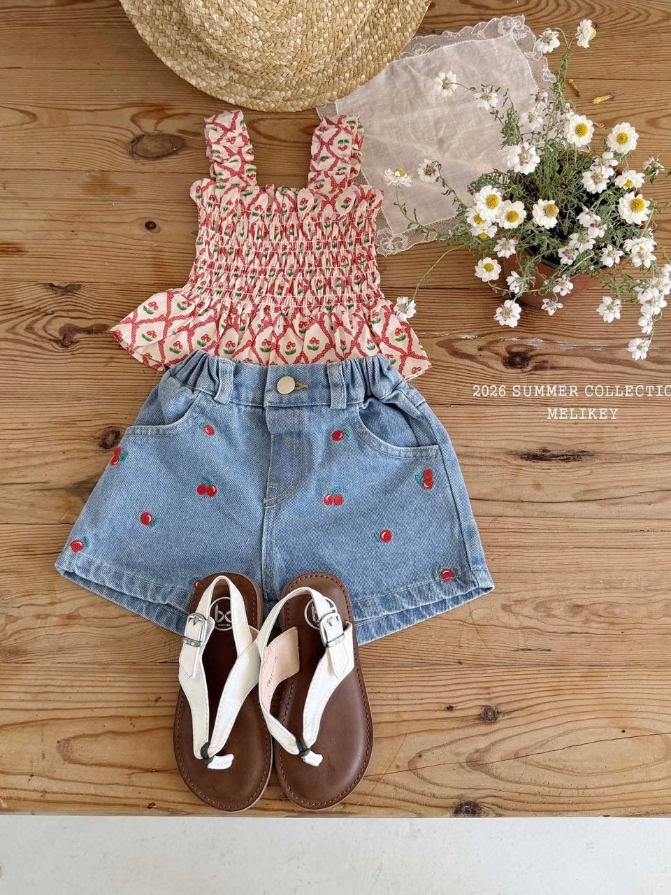 Mini cherry shorts