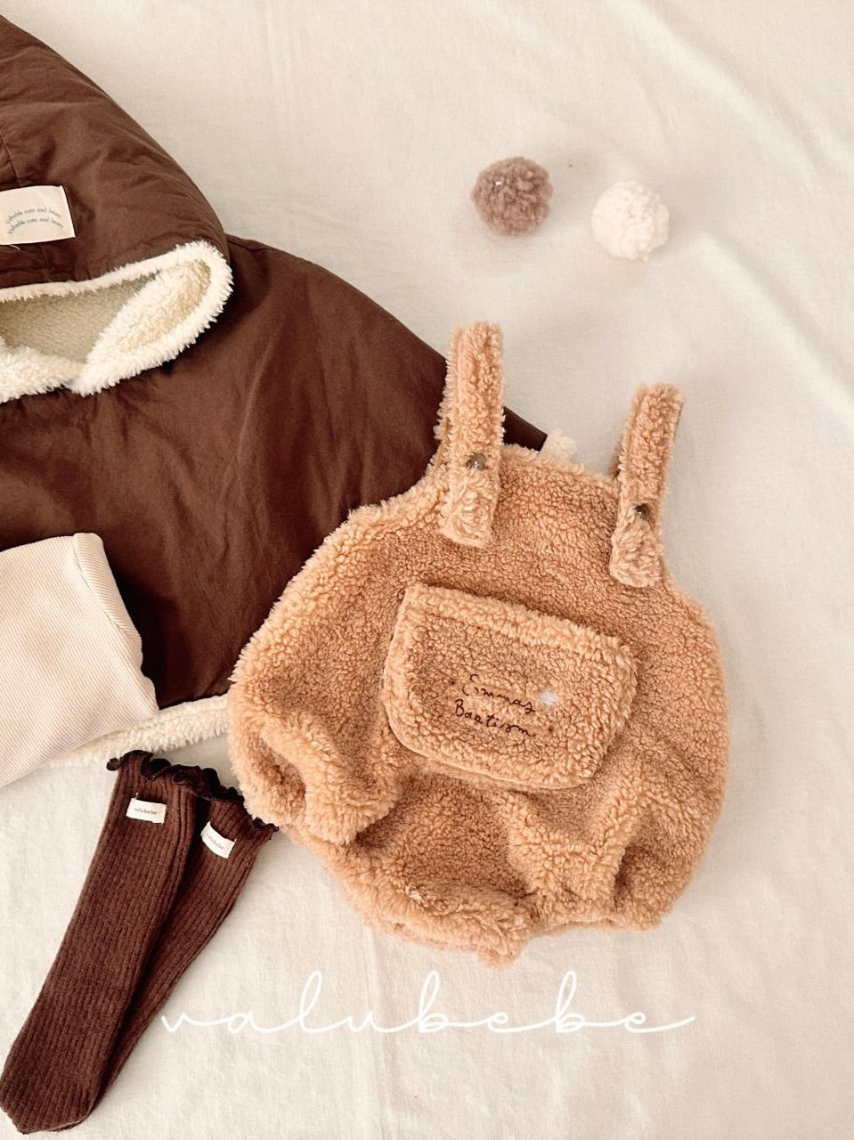 Fluffy suspender rompers (baby)
