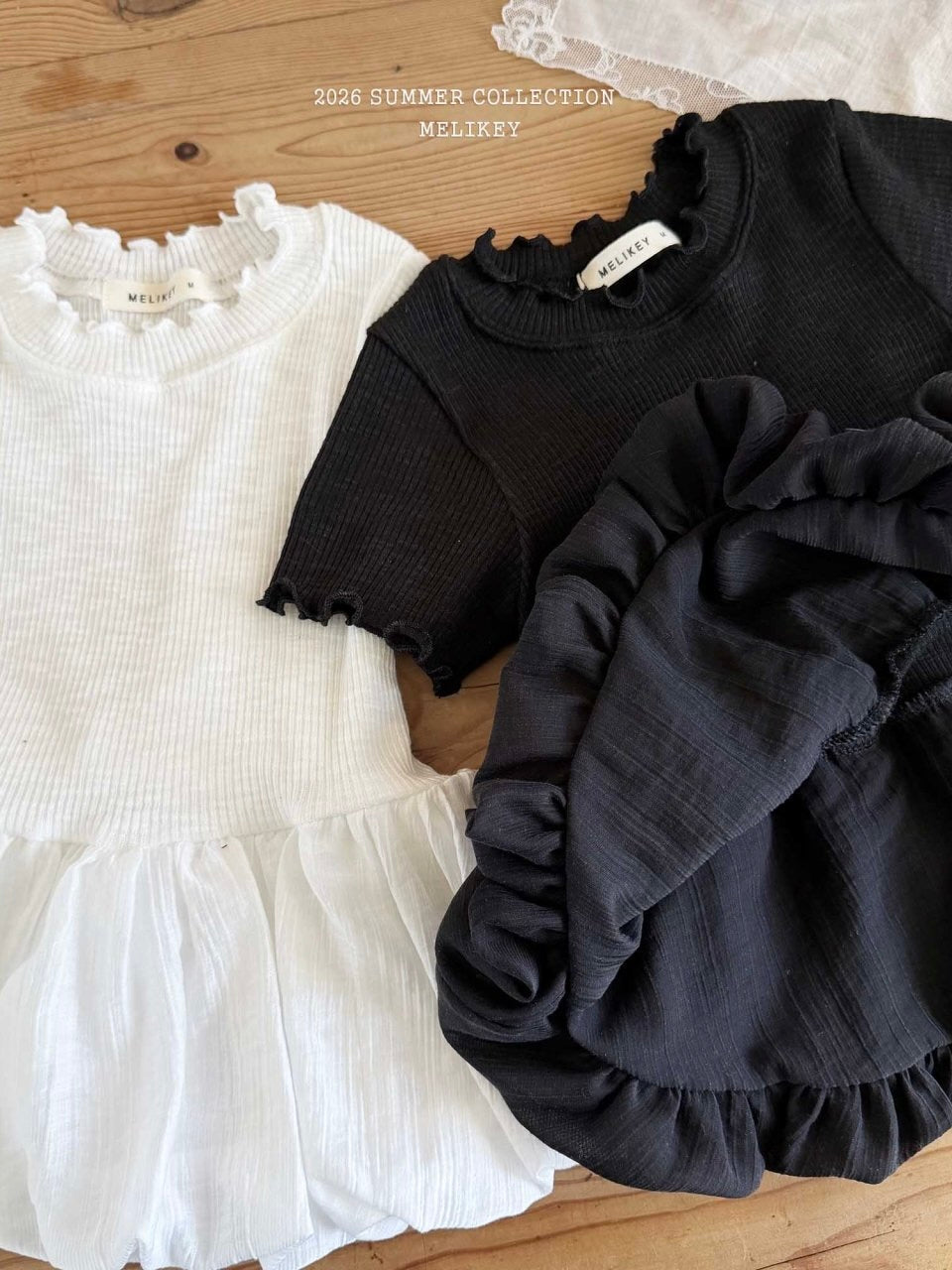 Bouncy ribbon T shirt