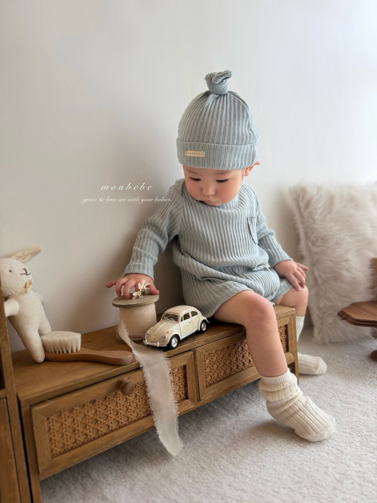 Leo boy rompers (with beanie)
